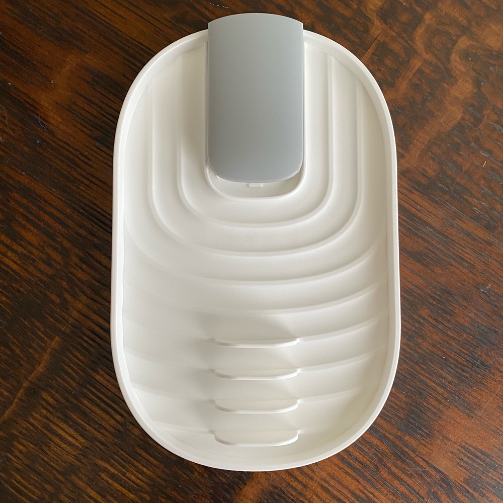 Pot lid holder